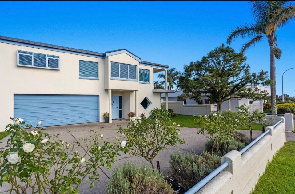 Hillcrest Two Apartment Whakatane Exterior photo
